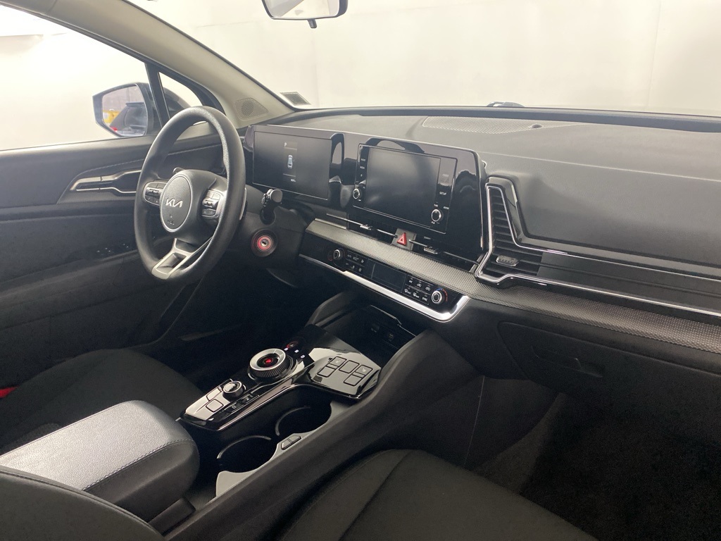 Vehicle image 24 of 26