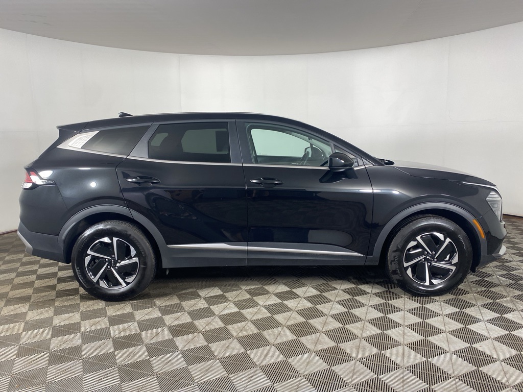 Vehicle image 4 of 26