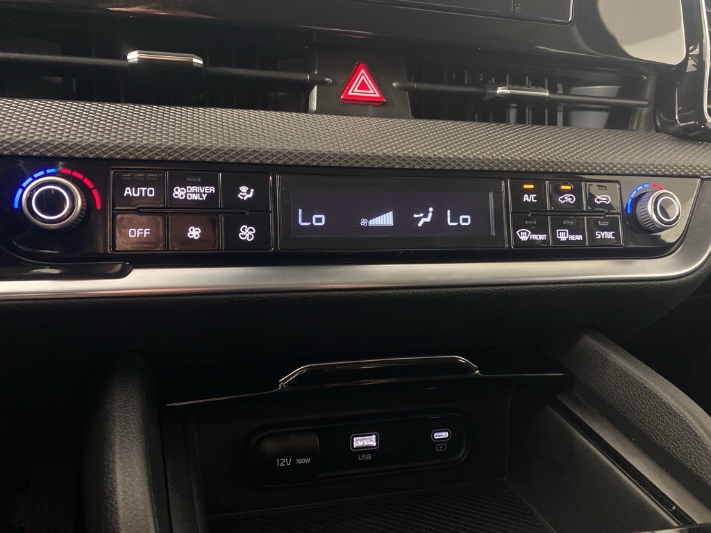 Vehicle image 19 of 26