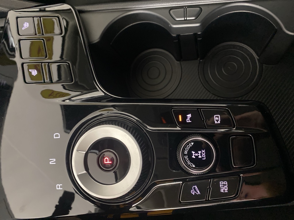 Vehicle image 21 of 26