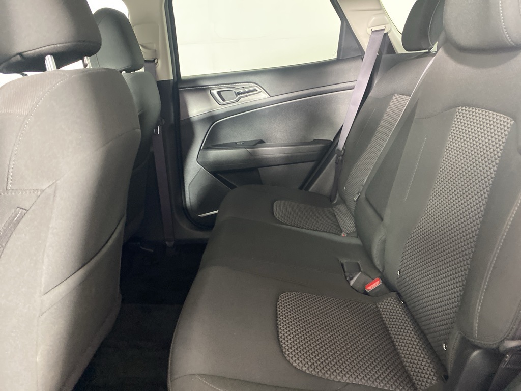 Vehicle image 22 of 26