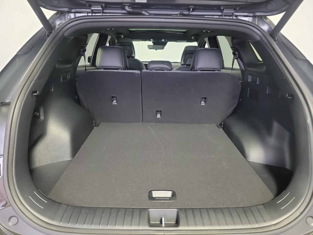 Vehicle image 12 of 35