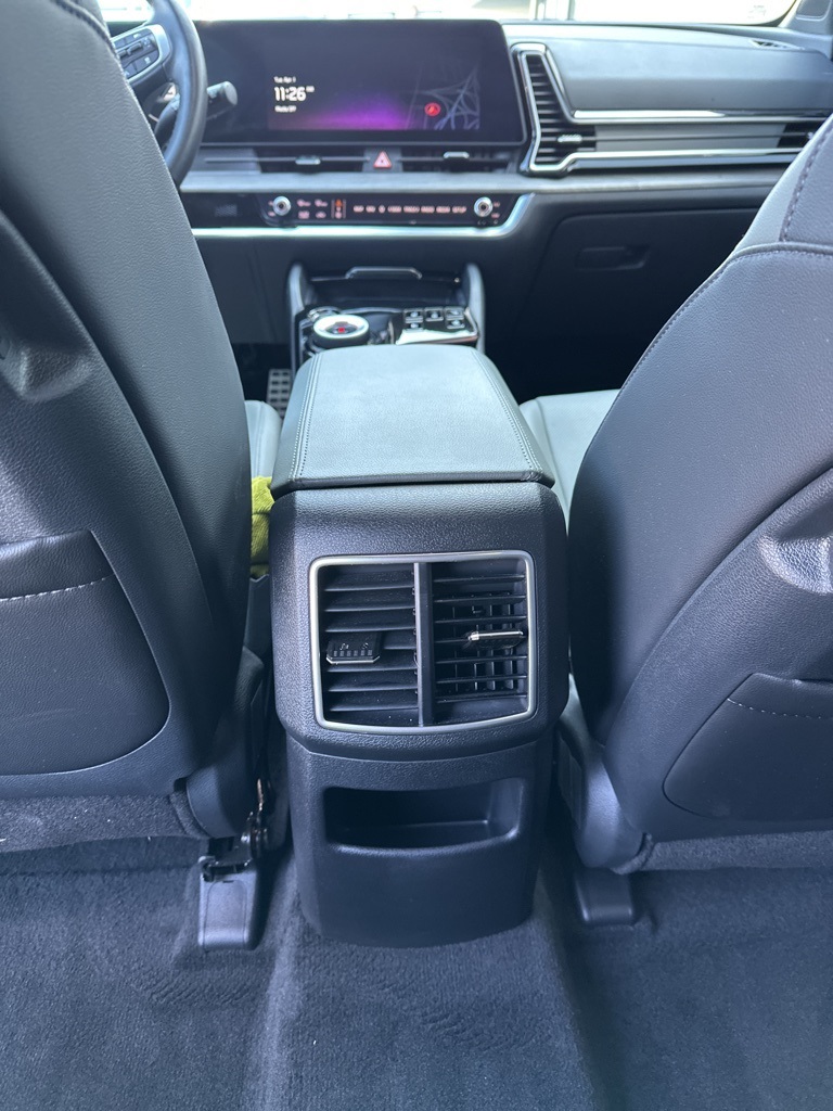 Vehicle image 18 of 27