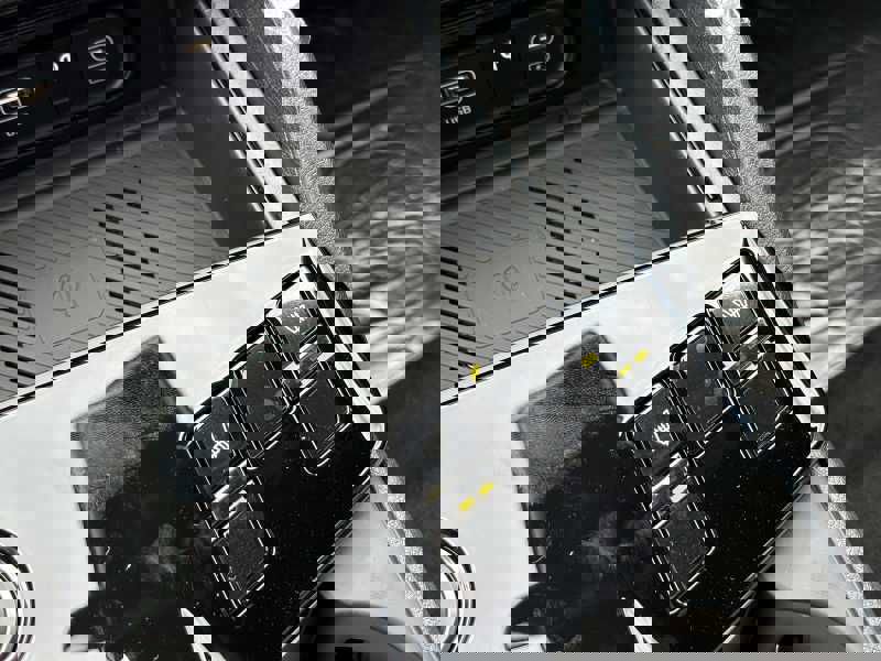 Vehicle image 23 of 29