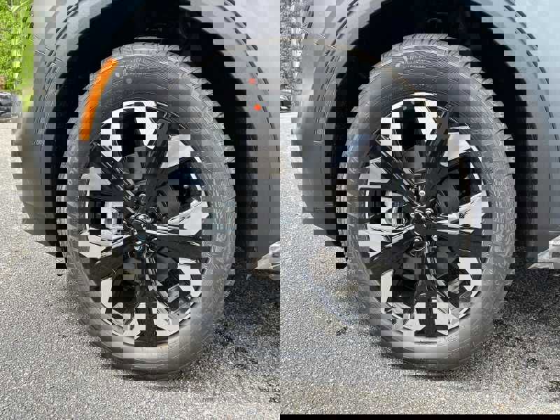 Vehicle image 11 of 29
