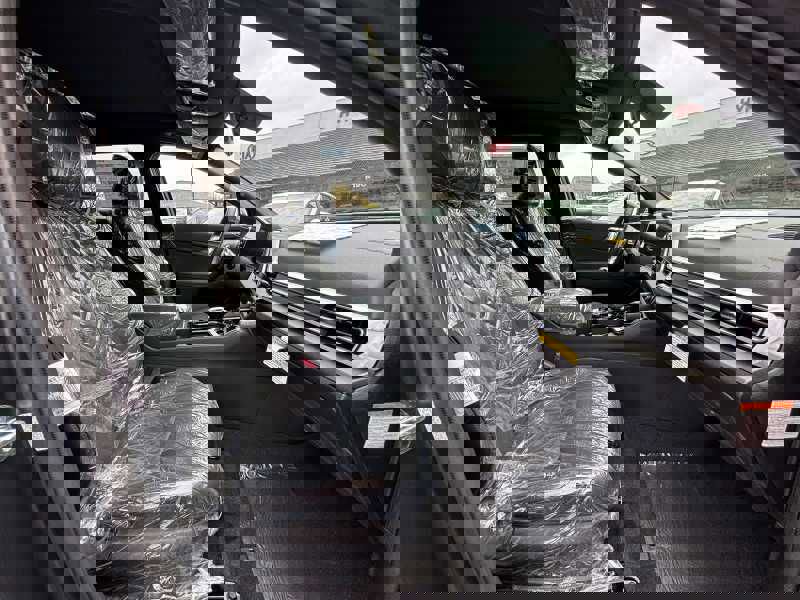 Vehicle image 20 of 29