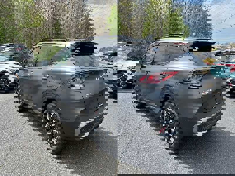 Vehicle image 8 of 29