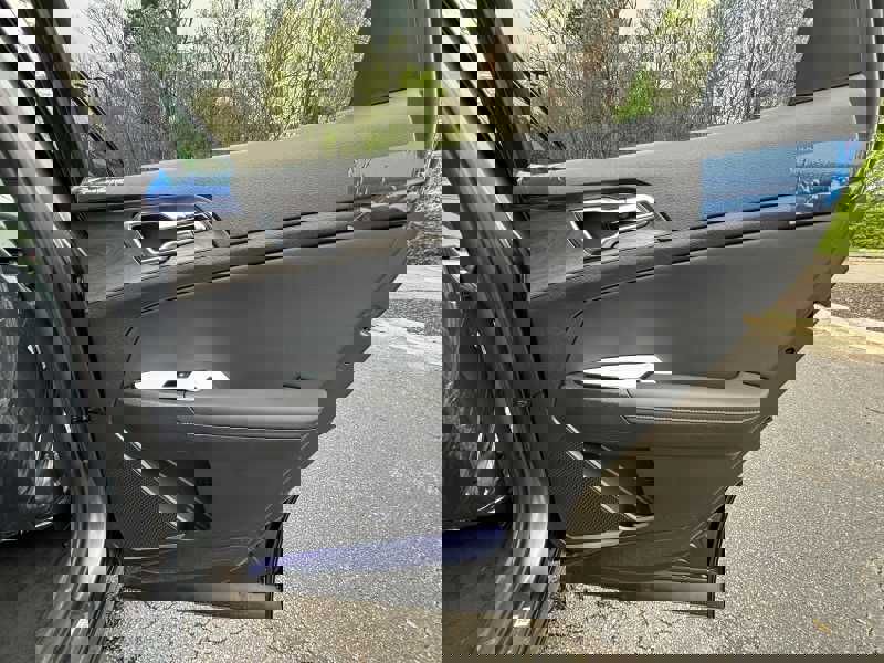 Vehicle image 17 of 29