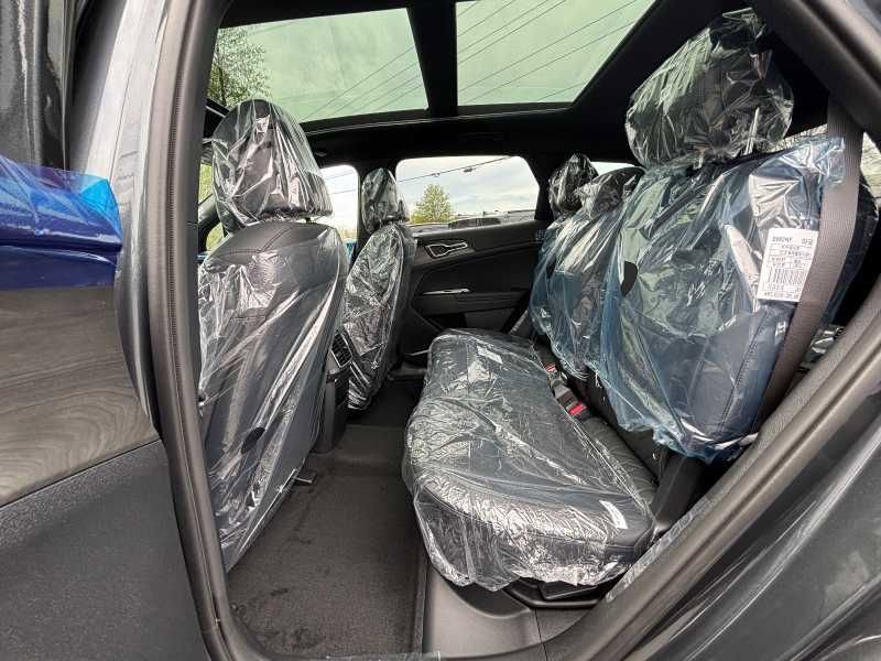 Vehicle image 15 of 31