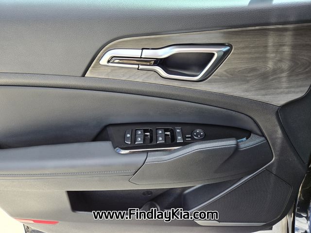 Vehicle image 22 of 28