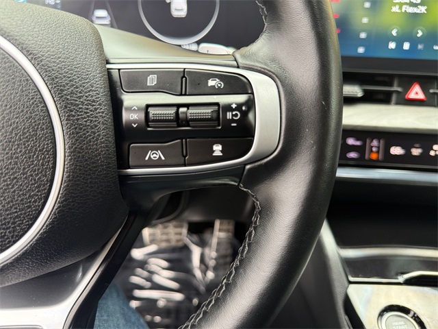 Vehicle image 22 of 27