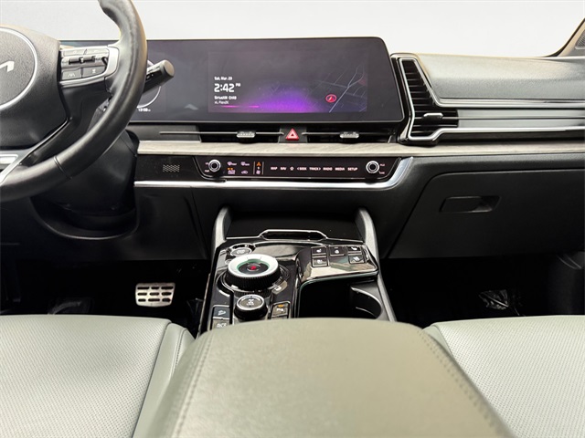 Vehicle image 11 of 27
