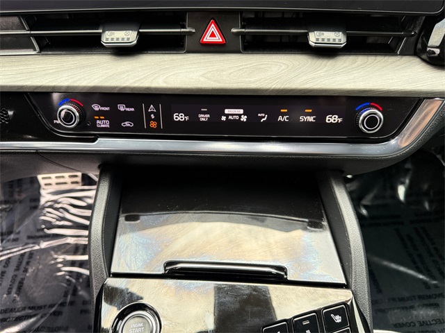 Vehicle image 17 of 27