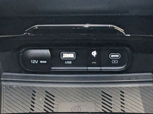 Vehicle image 15 of 38