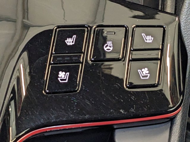 Vehicle image 19 of 38