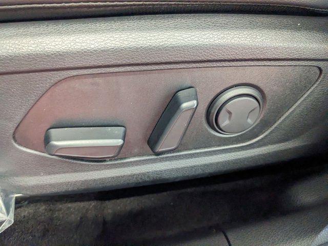 Vehicle image 8 of 38