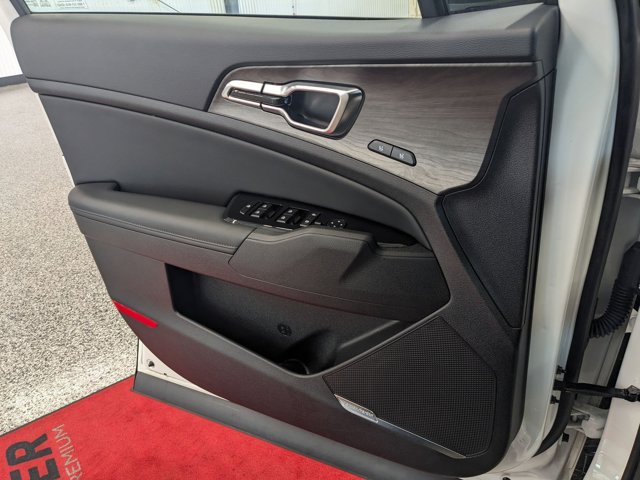 Vehicle image 23 of 38