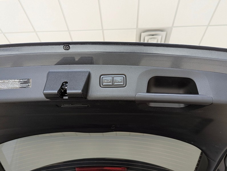 Vehicle image 51 of 74