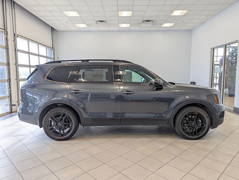Vehicle image 10 of 74