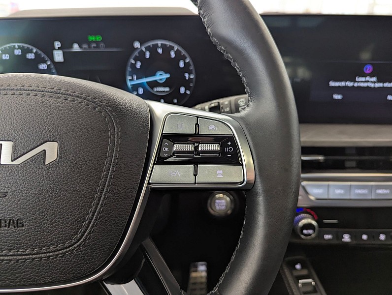 Vehicle image 58 of 74