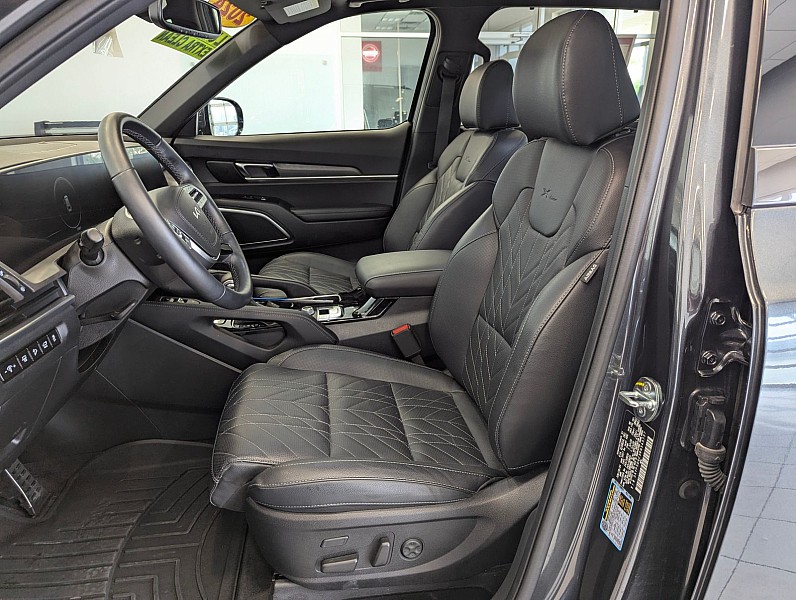 Vehicle image 43 of 74