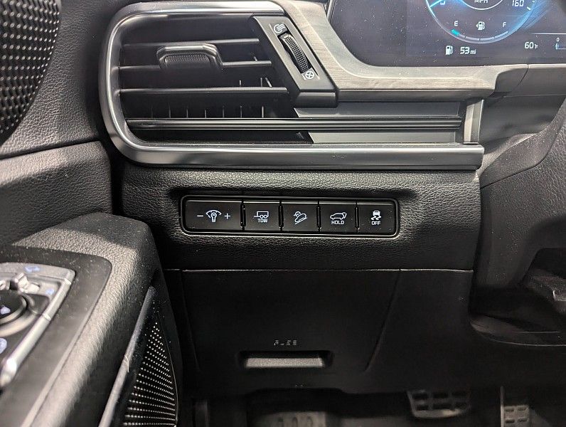 Vehicle image 28 of 74