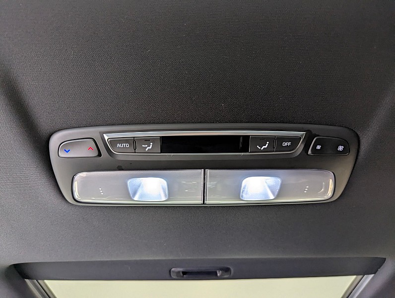 Vehicle image 71 of 74