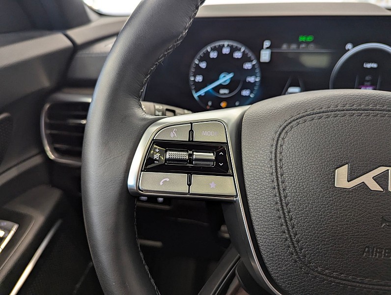 Vehicle image 57 of 74