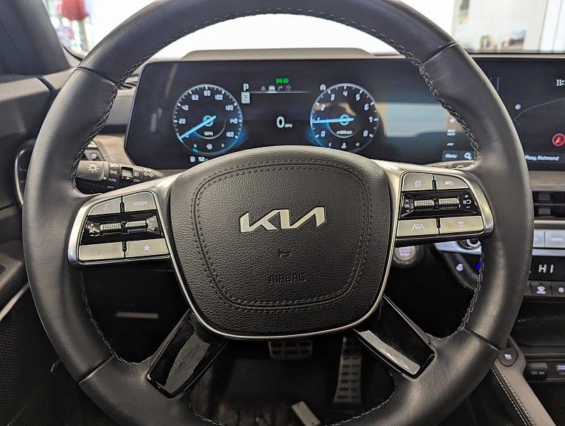 Vehicle image 35 of 74