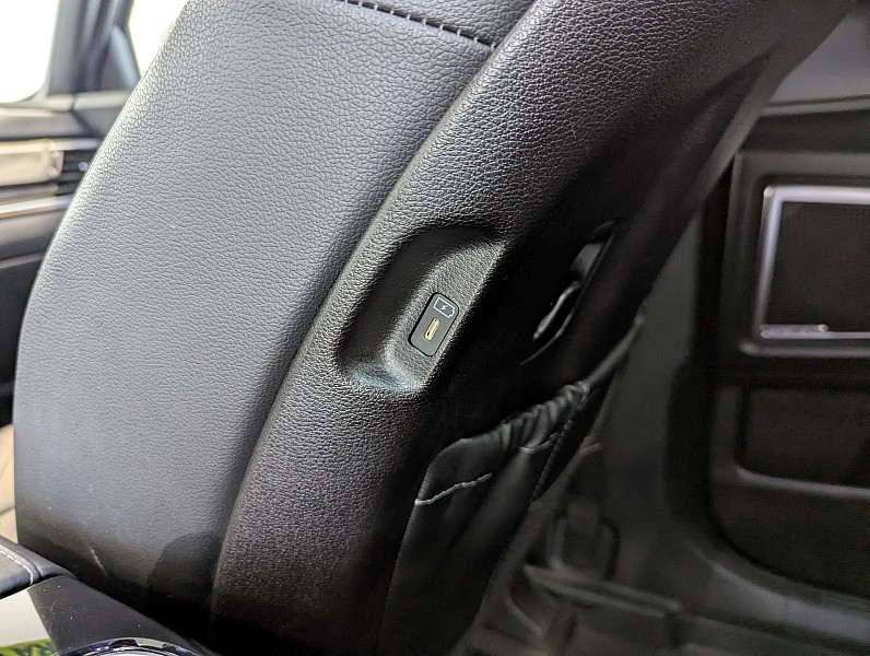 Vehicle image 68 of 74