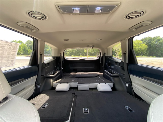 Vehicle image 41 of 45