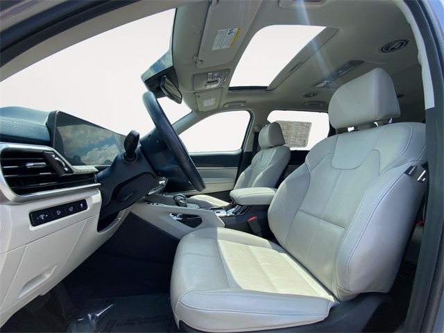 Vehicle image 19 of 45