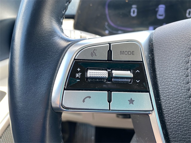 Vehicle image 40 of 45