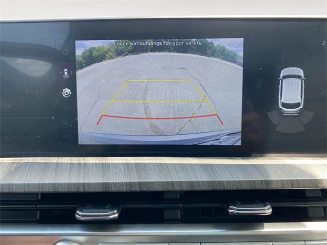 Vehicle image 31 of 45