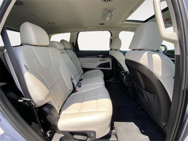 Vehicle image 20 of 45
