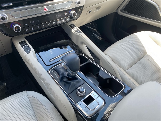 Vehicle image 32 of 45