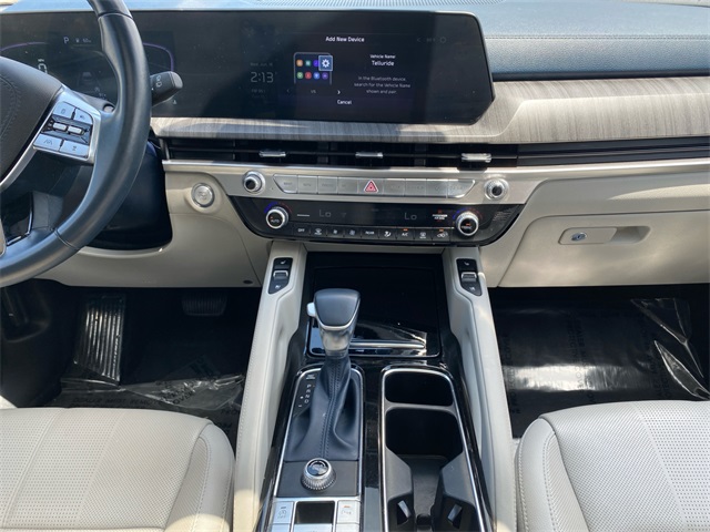 Vehicle image 33 of 45