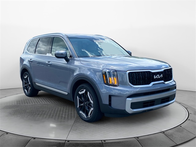 Vehicle image 3 of 45