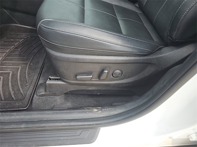 Vehicle image 20 of 26
