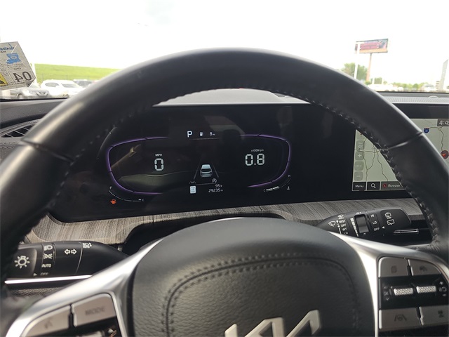 Vehicle image 24 of 26