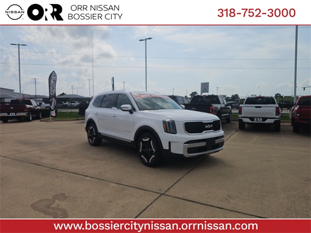 Vehicle image 3 of 26