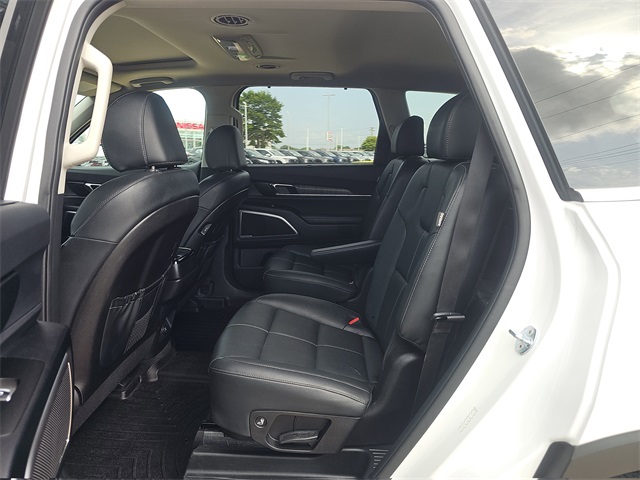 Vehicle image 9 of 26