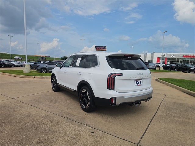 Vehicle image 6 of 26