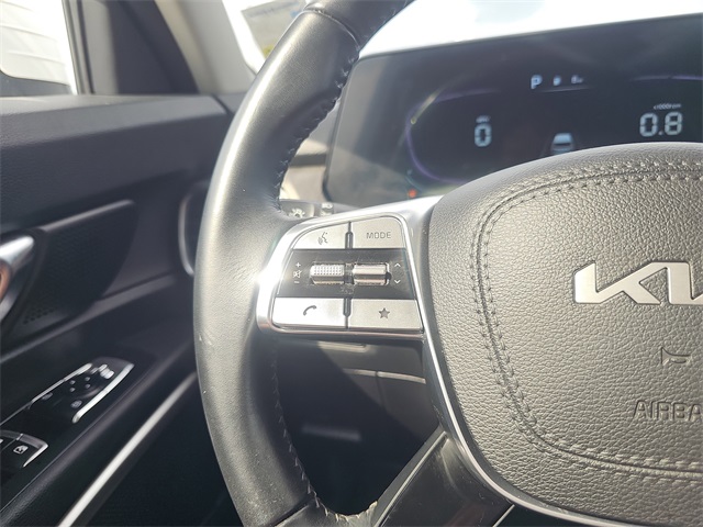 Vehicle image 14 of 26