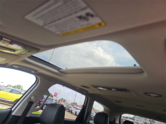 Vehicle image 11 of 26