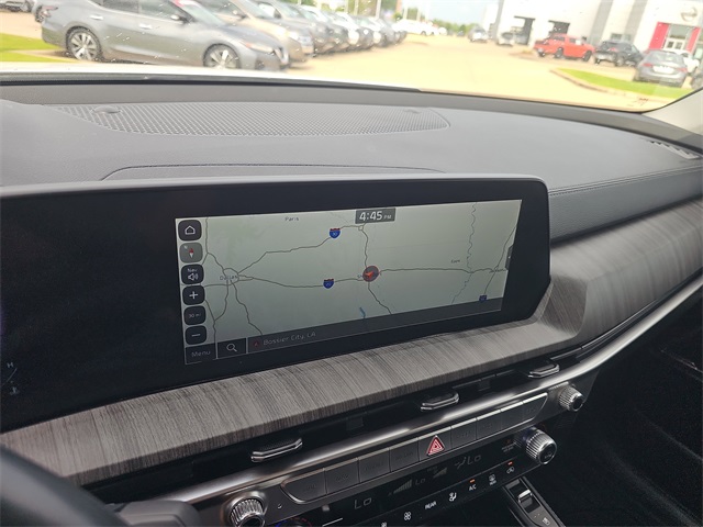 Vehicle image 16 of 26