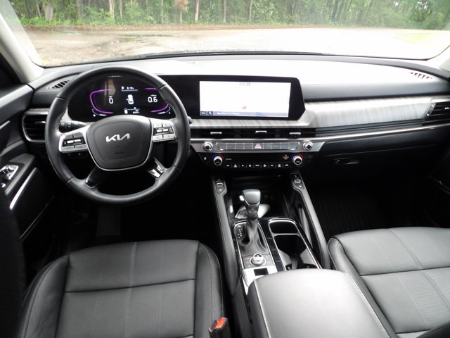 Vehicle image 16 of 29