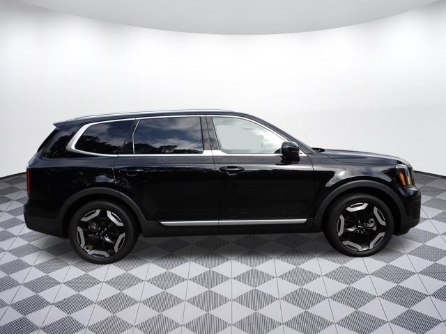 Vehicle image 4 of 29
