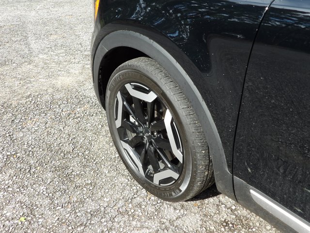 Vehicle image 10 of 29
