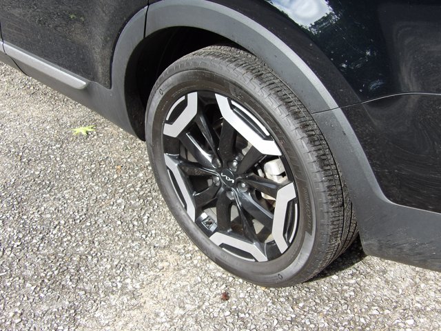 Vehicle image 9 of 29